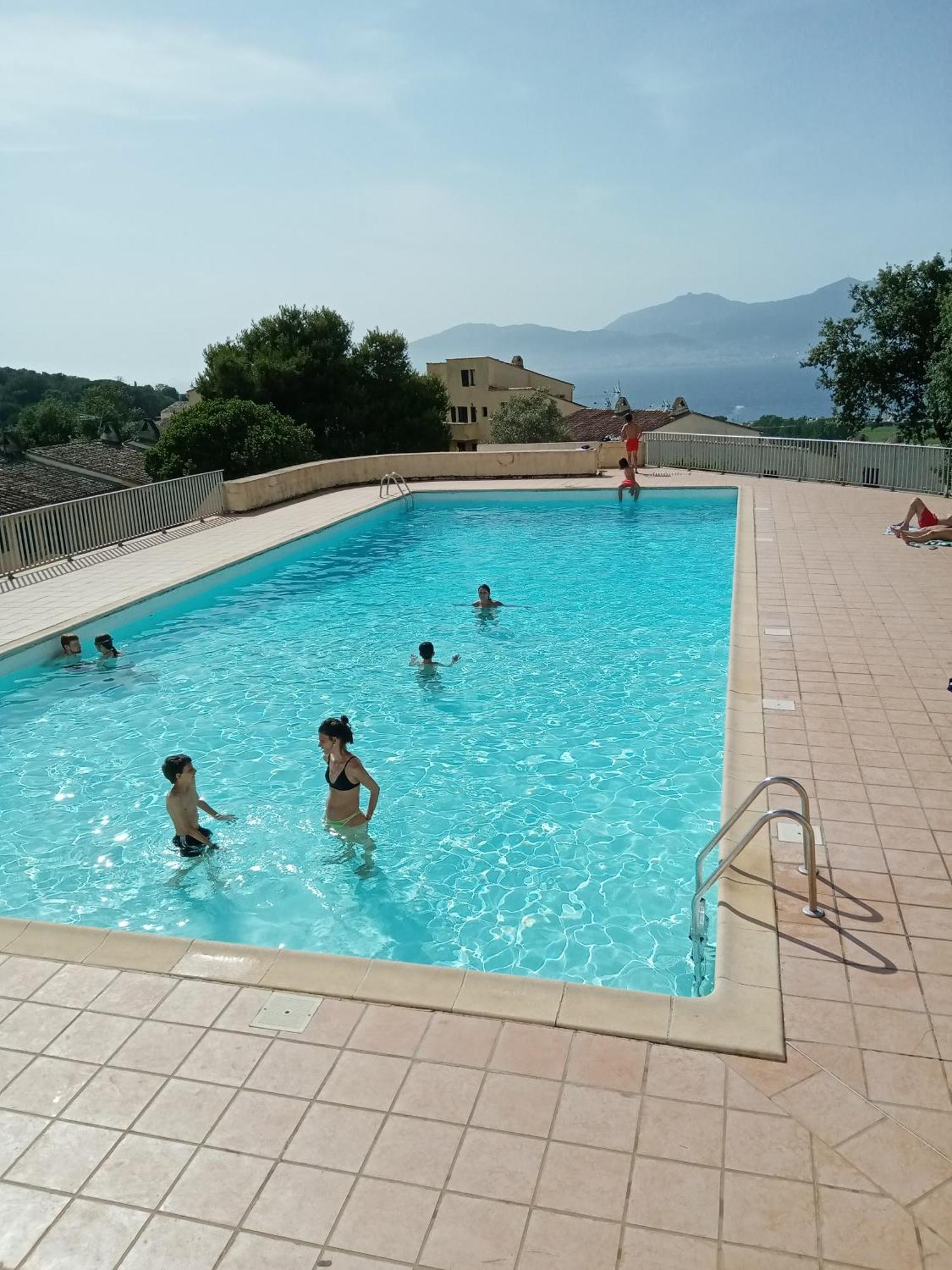 Appart 5 Personnes A Porticcio Avec 2 Piscines Materiel Enfant ,Bebe Clim Esterno foto
